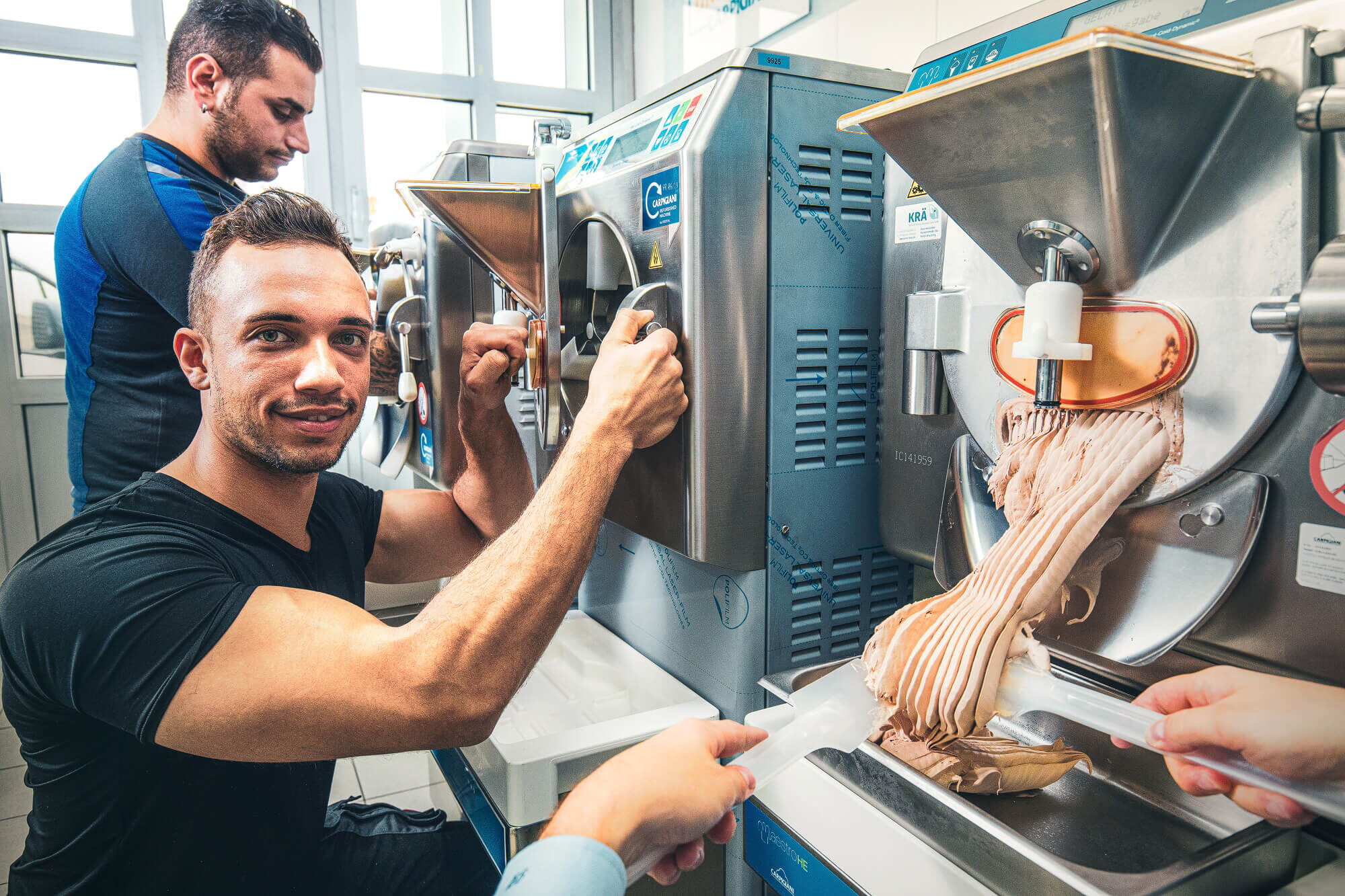 Speiseeis wird hergestellt